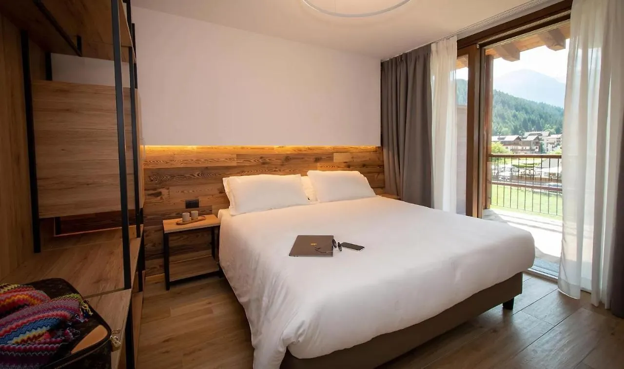 Hotel apartamentowy Nira Mountain Resort Futura Pradelle Włochy